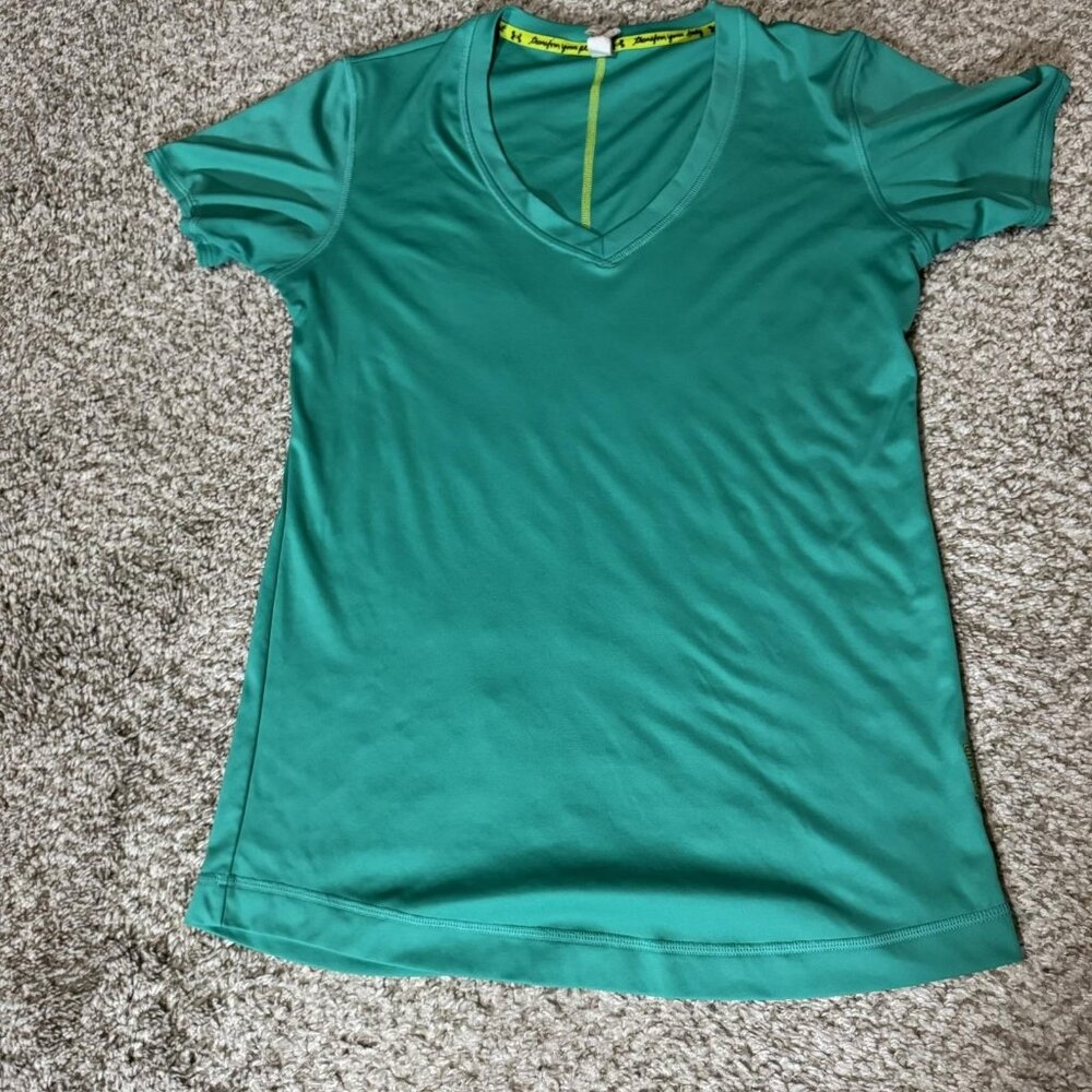 Under Armour Shirt Womens Small Green HeatGear V Neck Athletic Running Top